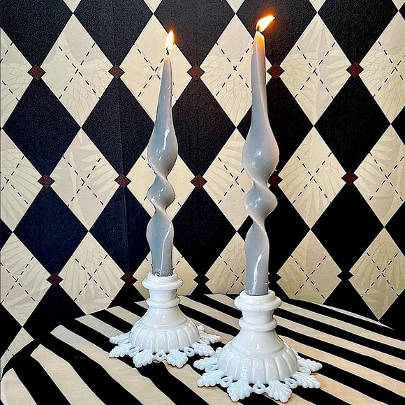 Elegant Milk Glass White Candle Holders Vintage - Picture 4 of 4